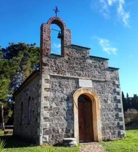 Polichnitos_Ιερος Ναος Αποστολων κ Βερονικης Αχλαδερη (7)